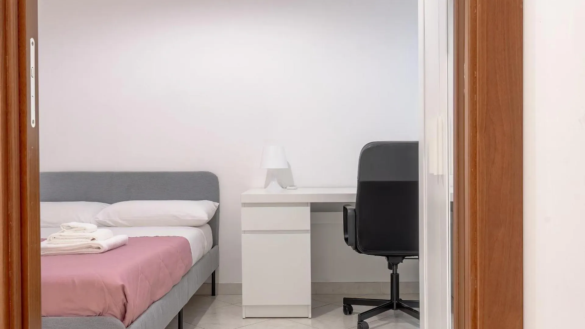 Roma Sanpaolo Apartment  רומא